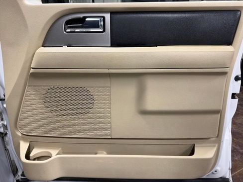Used 2016 Ford Expedition XLT AWD/4WD image 27