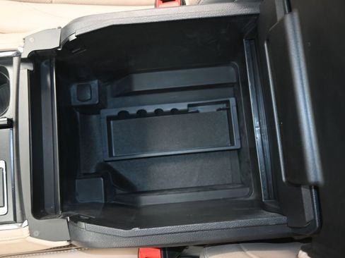 Used 2022 Ford Expedition XLT image 20