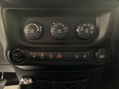 Used 2016 Jeep Wrangler Unlimited Rubicon w/ Connectivity Group image 6