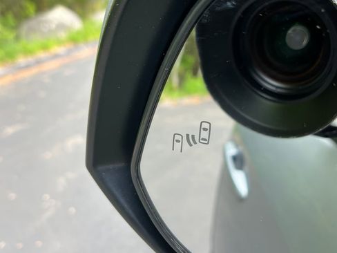 Used 2022 Toyota RAV4 XLE Premium AWD/4WD image 26