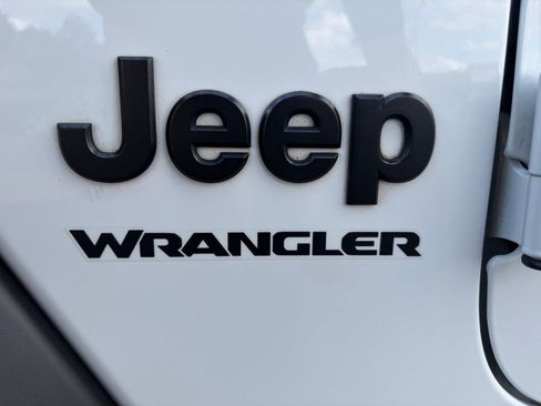 Used 2022 Jeep Wrangler Sport AWD/4WD image 31