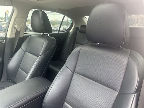 Used 2016 Lexus GS 200t RWD image 12