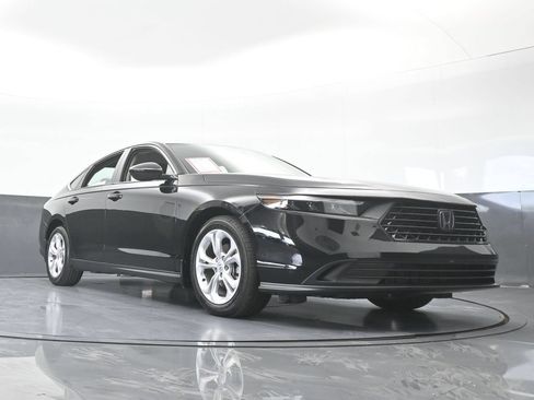 Used 2025 Honda Accord LX image 62