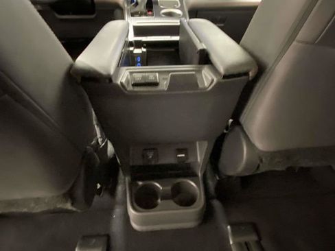 Used 2022 Toyota Sienna XSE w/ XSE Plus Package image 11