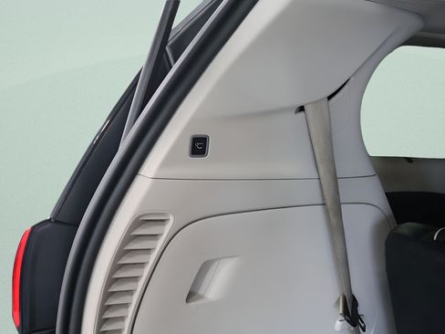 Used 2018 Chrysler Pacifica Touring-L FWD image 28