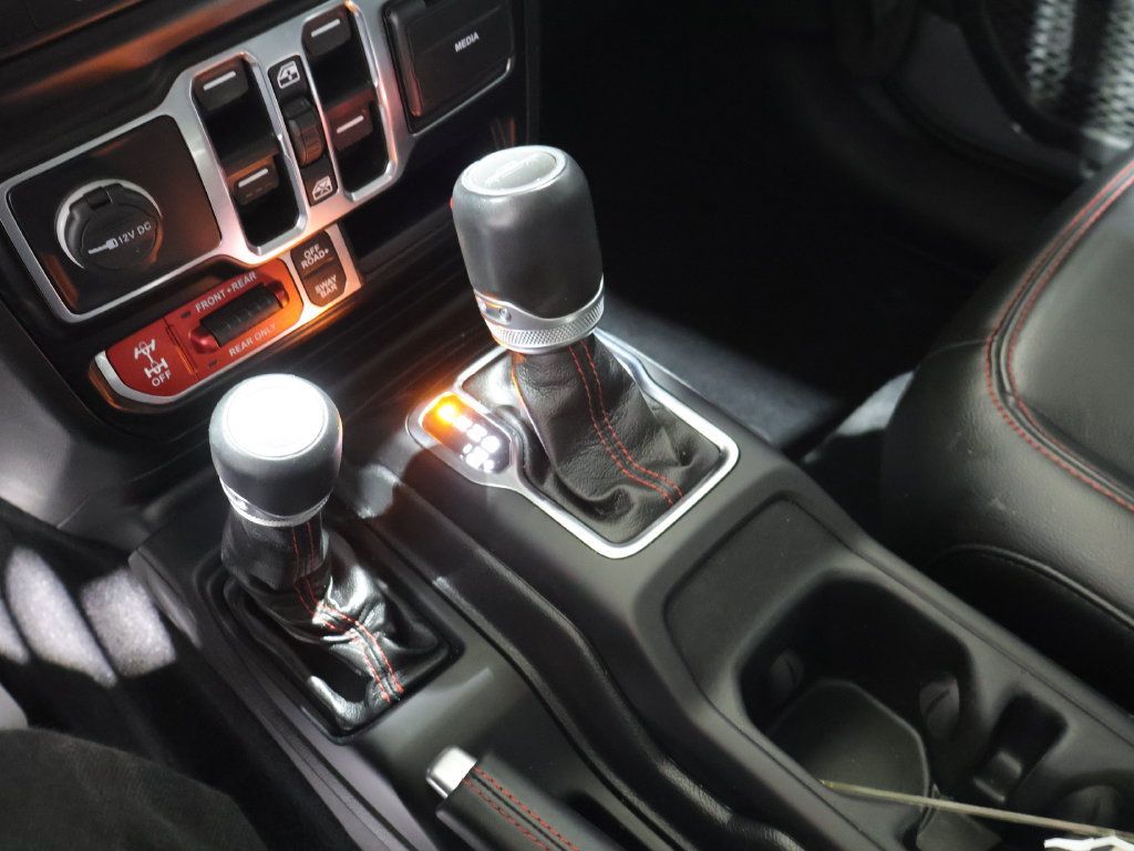 Used 2022 Jeep Gladiator Rubicon w/ LED Lighting Group AWD/4WD image 26