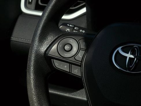 Used 2021 Toyota RAV4 LE w/ Carpet Mat Package (TMS) FWD image 23