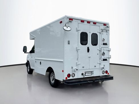 Used 2008 Chevrolet Express 3500 RWD image 6