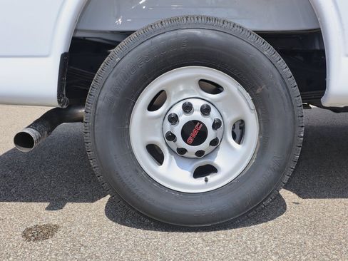 New 2025 GMC Savana 2500 Extended w/ Driver Convenience Package image 12