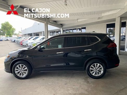 Used 2020 Nissan Rogue SV image 6