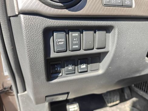 Used 2024 Nissan Titan PRO-4X w/ Pro-4x Convenience Package image 13