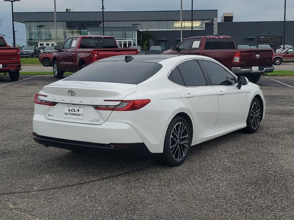 Used 2025 Toyota Camry XLE w/ Premium Plus Package FWD image 4