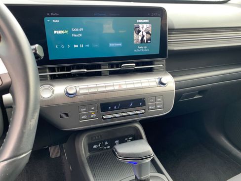 Used 2025 Hyundai Kona SEL image 18