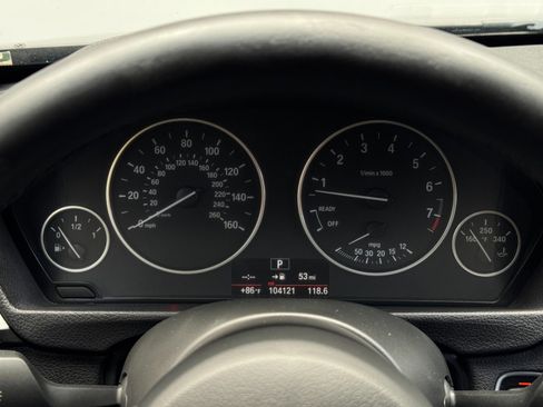 Used 2017 BMW 320i xDrive Sedan image 18