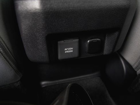 Certified 2025 Toyota Tacoma TRD Off-Road AWD/4WD image 29