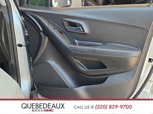 Used 2017 Chevrolet Trax LS FWD image 24