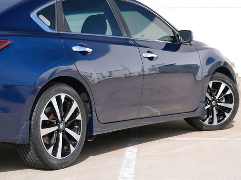 Used 2018 Nissan Altima 2.5 SR FWD image 33