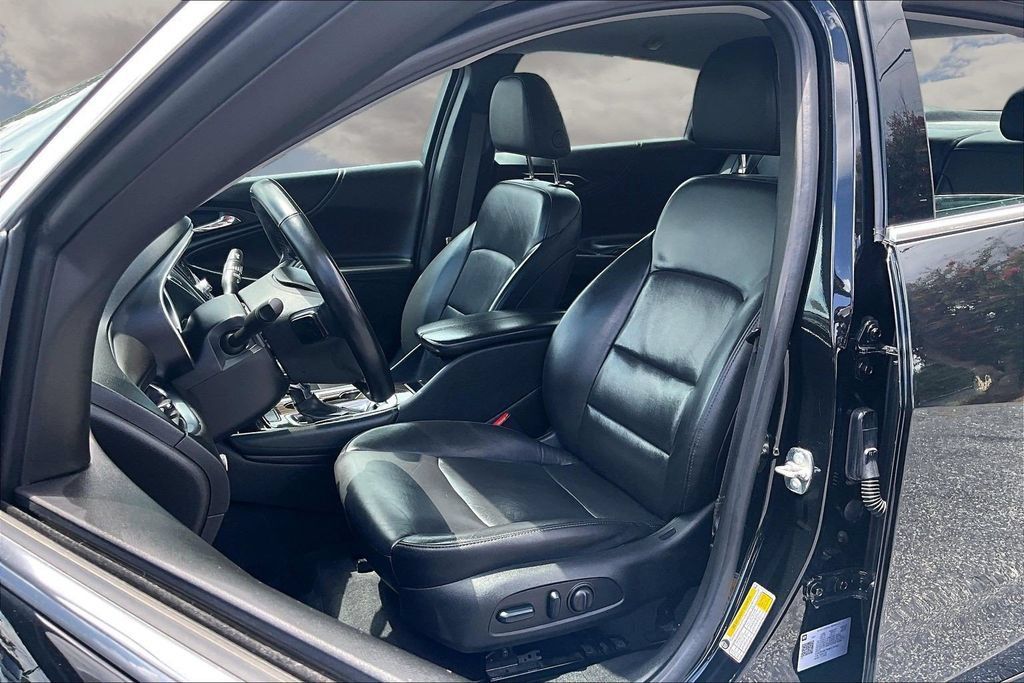 Used 2024 Chevrolet Malibu LT FWD image 21