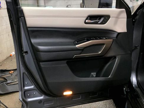 Used 2022 Nissan Pathfinder Platinum w/ Lighting Package (N93) image 21