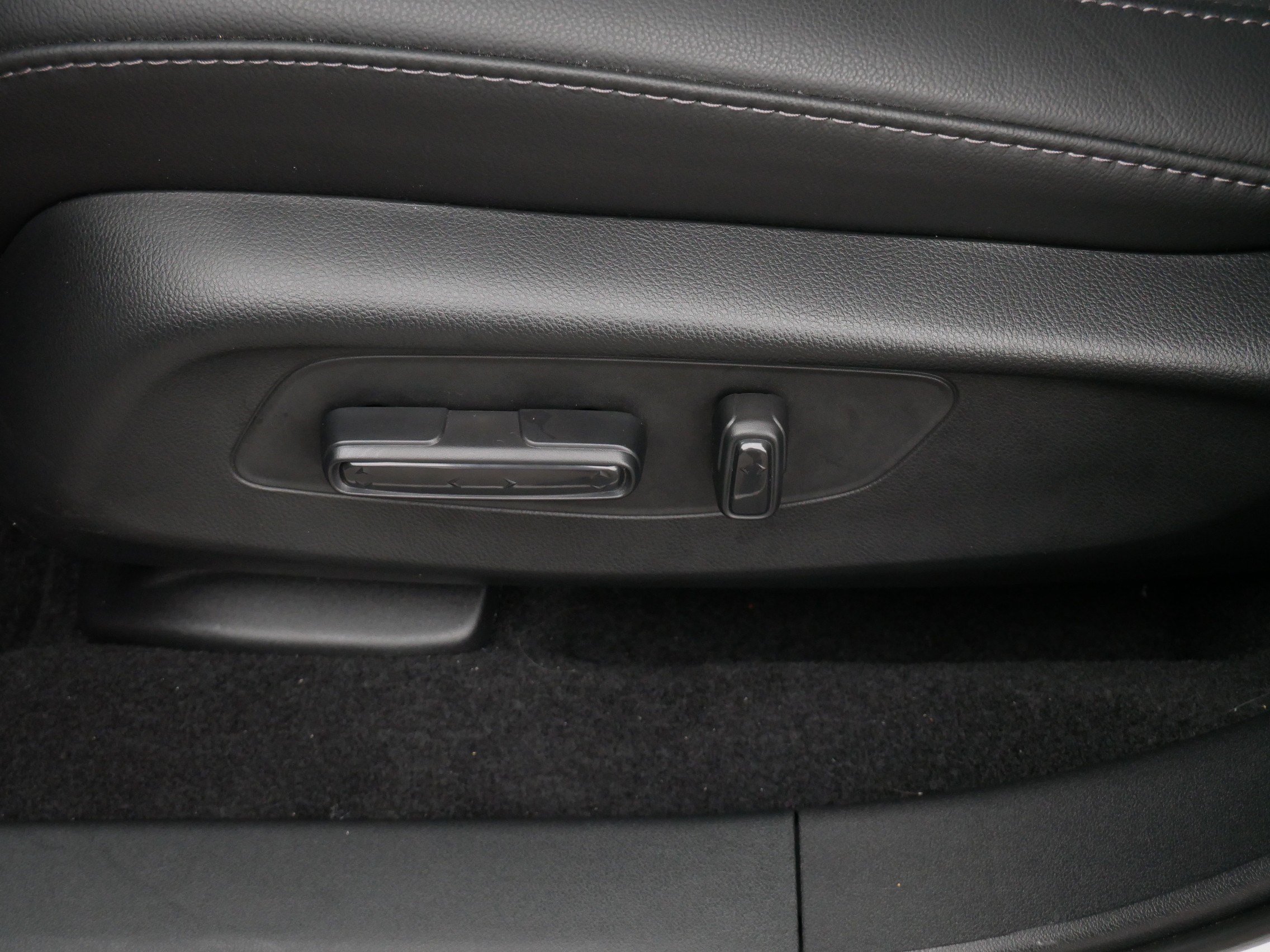 Used 2027 Honda HR-V EX-L image 20