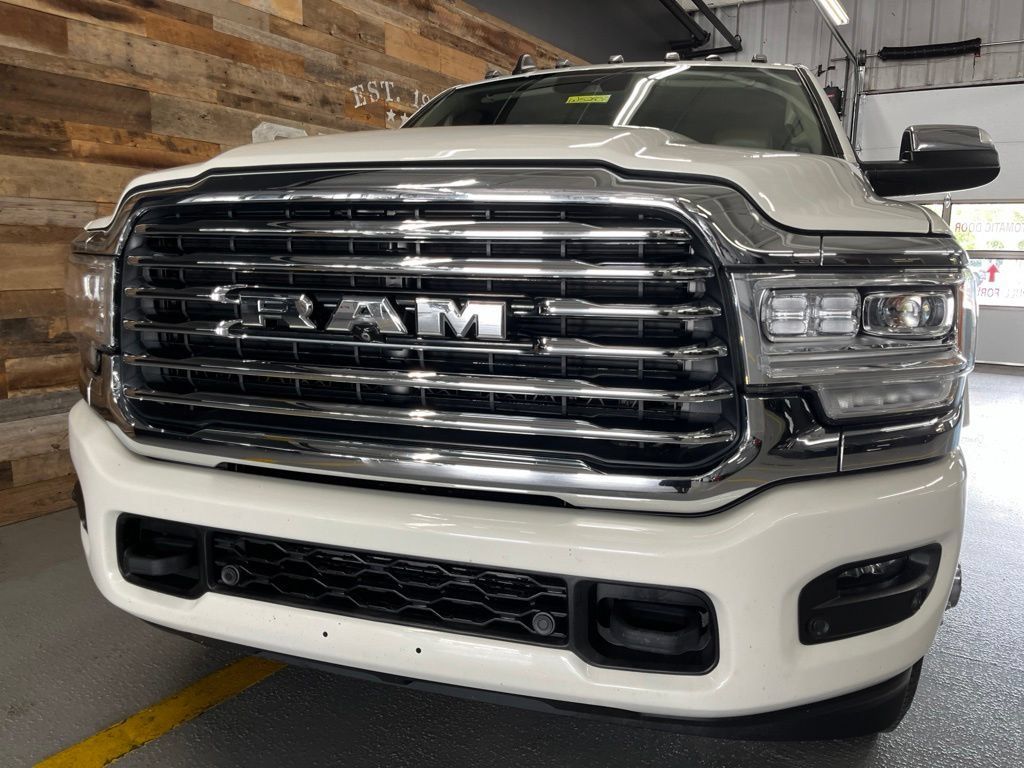 Used 2021 RAM 3500 Limited AWD/4WD image 8