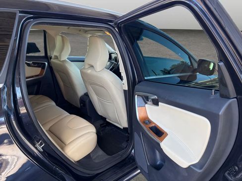 Used 2017 Volvo XC60 T6 Inscription w/ Advanced Package image 15