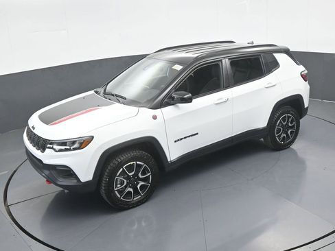 New 2026 Jeep Compass Trailhawk image 42