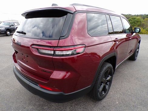 New 2025 Jeep Grand Cherokee L Limited w/ Black Appearance Package image 4