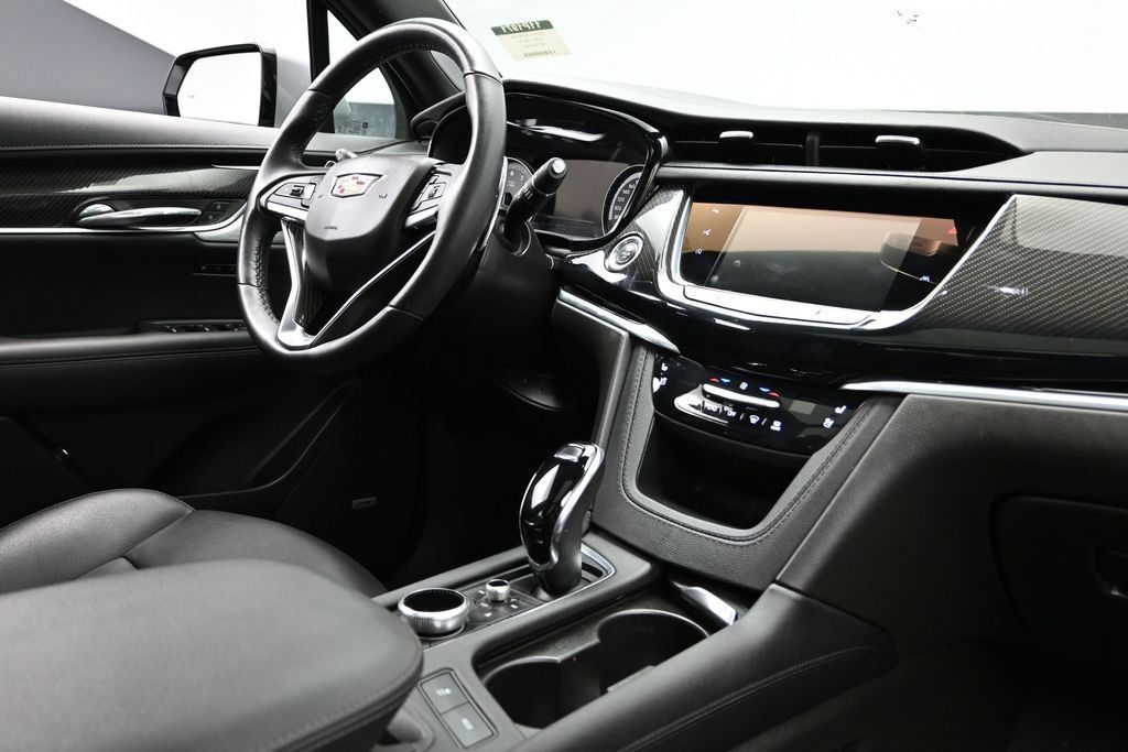 Used 2024 Cadillac XT6 Sport w/ LPO, Onyx Lite Package AWD/4WD image 14