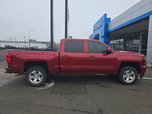 Used 2018 Chevrolet Silverado 1500 LT w/ All Star Edition image 12