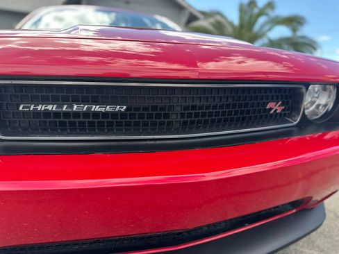 Used 2012 Dodge Challenger R/T RWD image 9