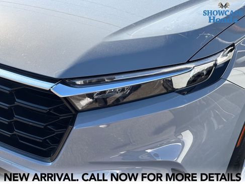 Used 2023 Honda CR-V EX image 8