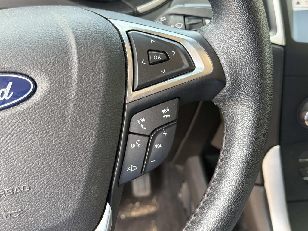 Used 2019 Ford Edge SEL w/ Equipment Group 201A FWD image 23