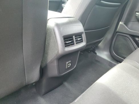 Used 2024 GMC Terrain SLE FWD image 16