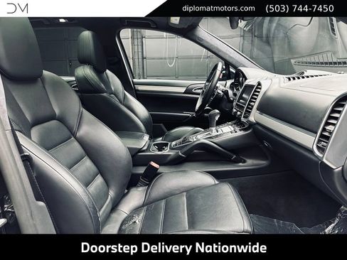 Used 2015 Porsche Cayenne Turbo AWD/4WD image 19