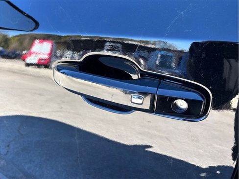 Used 2019 Chevrolet Silverado 1500 LT w/ All-Star Edition image 18