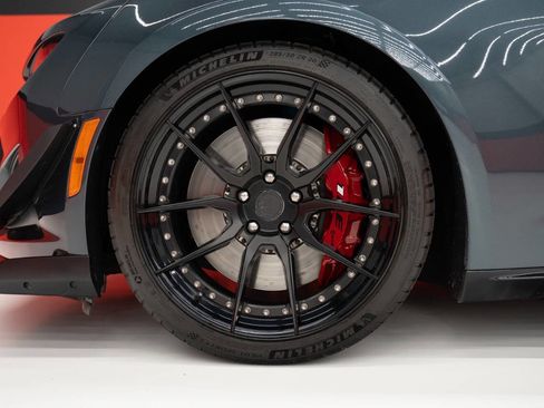Used 2019 Chevrolet Camaro ZL1 RWD image 32
