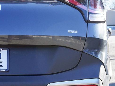 Used 2025 Kia Sportage LX image 14