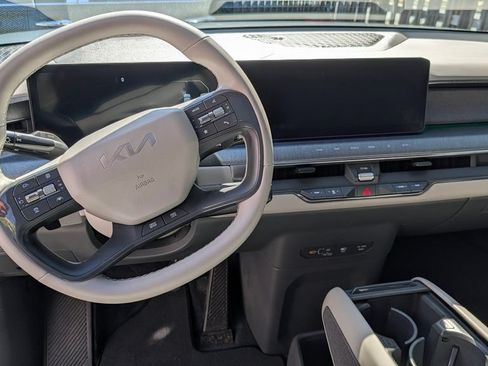 Used 2024 Kia EV9 Land AWD/4WD image 5