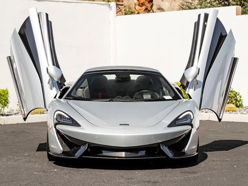 Used 2019 McLaren 570S Spider RWD image 12