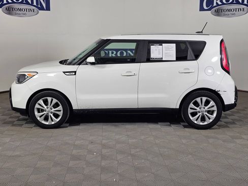 Used 2016 Kia Soul + FWD image 31
