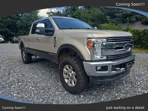 Used 2017 Ford F250 Lariat w/ Chrome Package AWD/4WD image 7