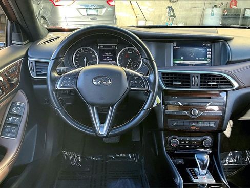 Certified 2017 INFINITI QX30 Premium w/ Navigation Package image 17