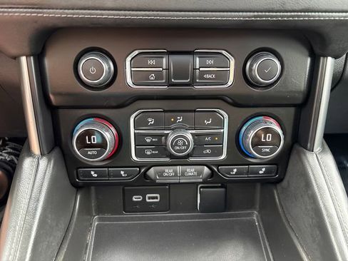 Used 2022 Chevrolet Tahoe LT w/ LT Signature Plus Package AWD/4WD image 18