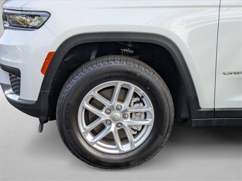 Used 2025 Jeep Grand Cherokee L Laredo w/ Luxury Tech Group I RWD image 14
