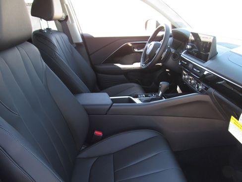 Certified 2025 Acura ADX FWD image 9