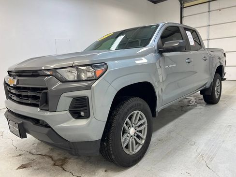 Used 2024 Chevrolet Colorado LT w/ LT Convenience Package RWD image 12