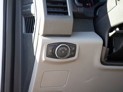 Used 2021 Ford F250 XL w/ Power Equipment Group RWD image 22