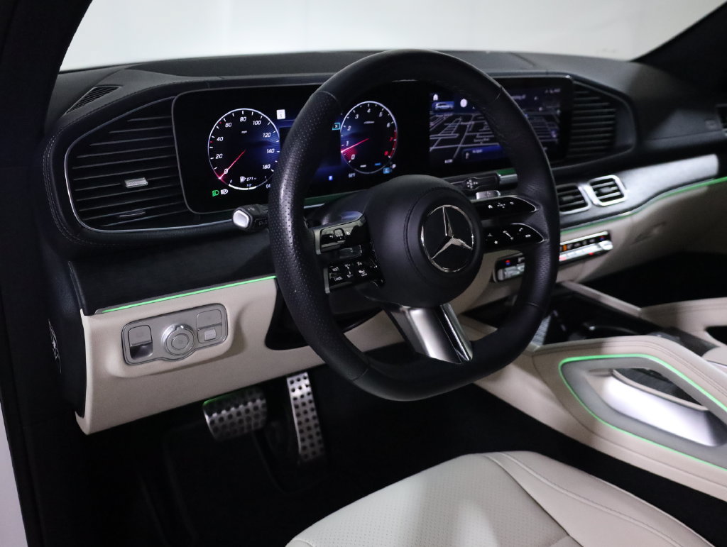 Used 2025 Mercedes-Benz GLS 450 4MATIC w/ AMG Line Exterior image 32