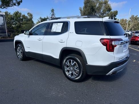 Used 2023 GMC Acadia SLT image 4